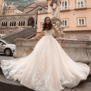 EVALOVE Красива апликация, бална рокля с влак, сватбени рокли 2023, Очарователно сватбена рокля на принцеса с лодка деколте и открити рамене